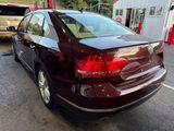Used 2014 Volkswagen Passat TDI SEL Premium image 3