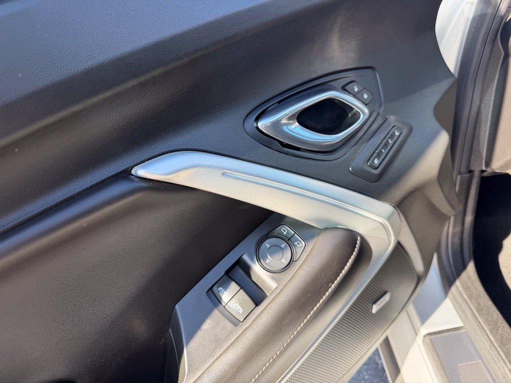 Used 2019 Chevrolet Camaro SS RWD image 17