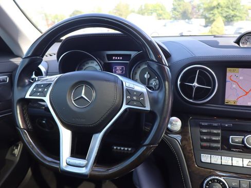Used 2013 Mercedes-Benz SL 550 image 15