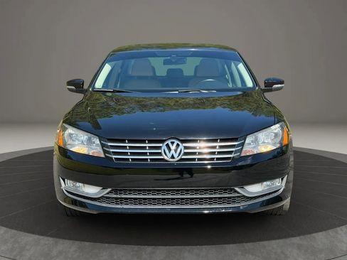 Used 2014 Volkswagen Passat TDI SEL Premium image 2