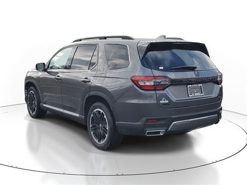 New 2026 Honda Pilot Touring image 3