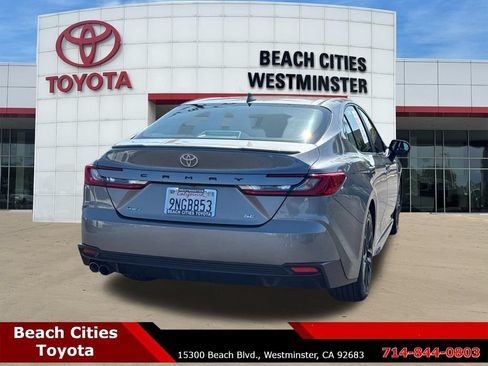Used 2025 Toyota Camry SE FWD image 11