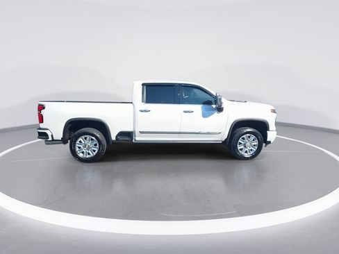 Used 2025 Chevrolet Silverado 2500 High Country w/ High Country Premium Package AWD/4WD image 9