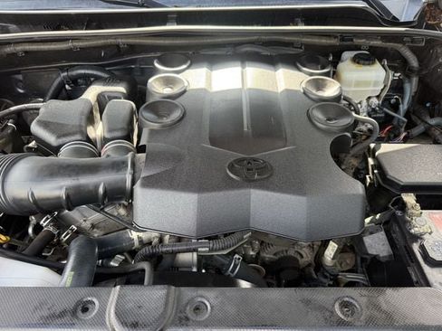Used 2014 Toyota 4Runner SR5 RWD image 30