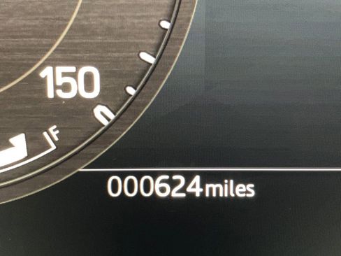 Used 2025 Land Rover Defender 110 X image 21