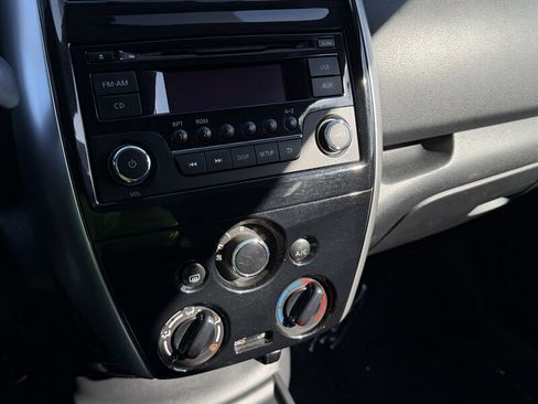 Used 2015 Nissan Versa Note SV FWD image 40