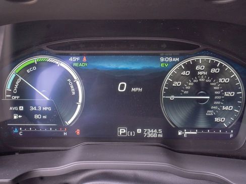 Used 2025 Subaru Forester Limited w/ Popular Package image 13