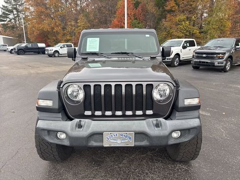 Used 2019 Jeep Wrangler Unlimited Sport image 8