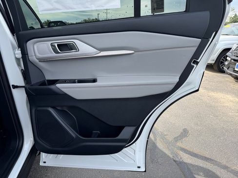 New 2025 Ford Explorer Active w/ Active Comfort Package image 27