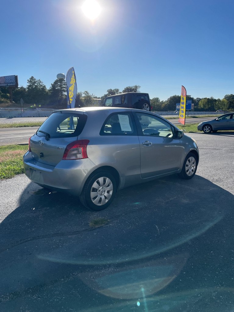 Used 2008 Toyota Yaris 2-Door Hatchback FWD image 5