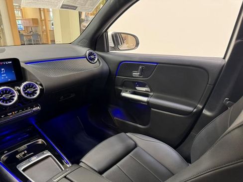 Used 2025 Mercedes-Benz GLA 250 image 9