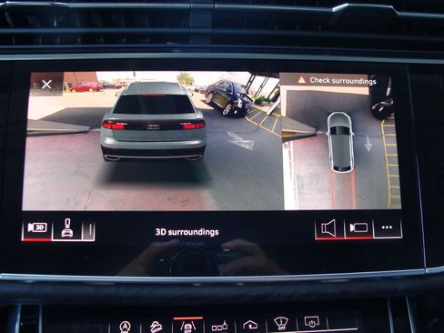 Used 2019 Audi Q8 Prestige AWD/4WD image 26