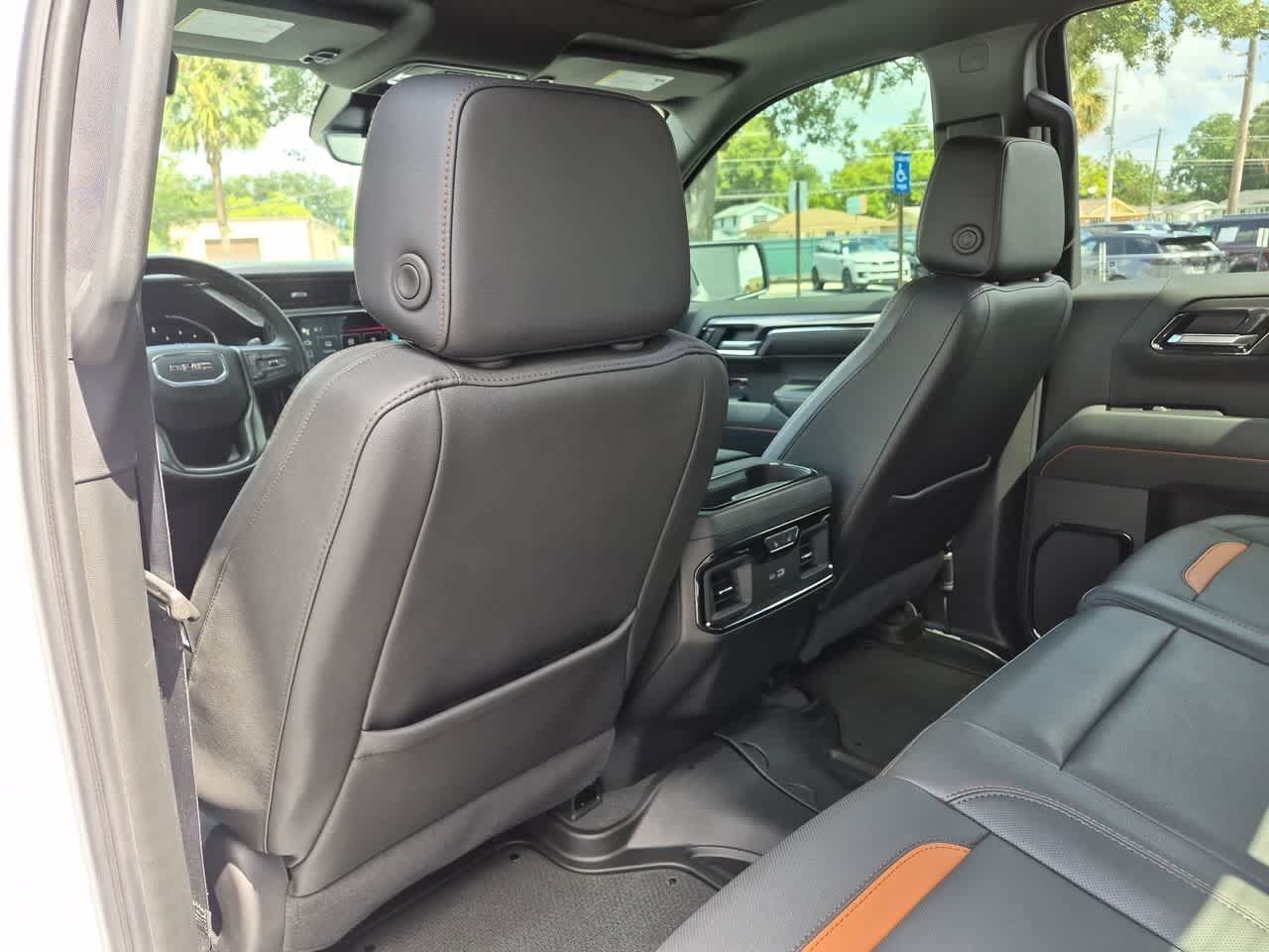 Used 2024 GMC Sierra 1500 AT4 w/ Technology Package AWD/4WD image 19