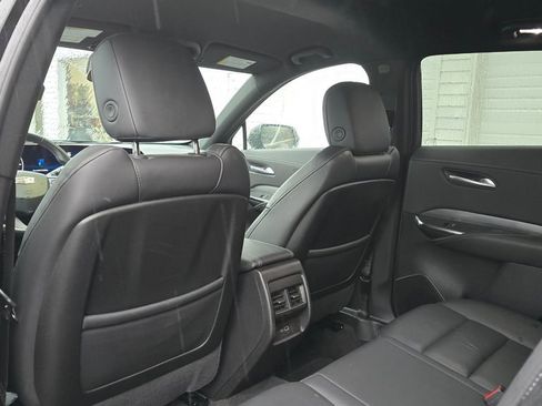 Used 2025 Cadillac XT4 Premium Luxury image 21