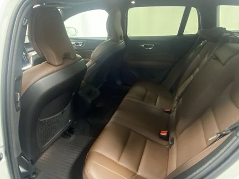 Used 2024 Volvo V60 B5 Cross Country Plus image 13