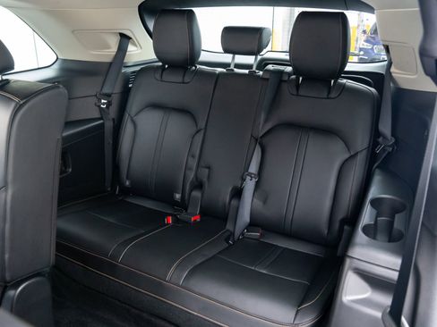 Used 2024 MAZDA CX-90 Plug-In Hybrid w/ Preferred image 17