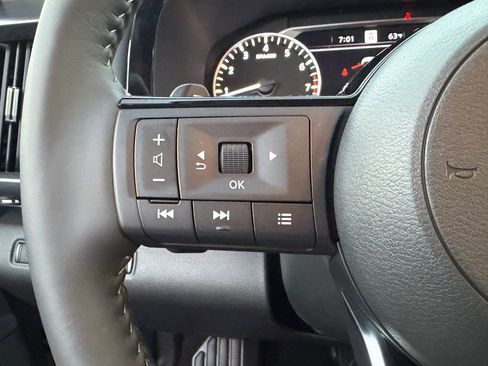 New 2025 Nissan Pathfinder SL image 16