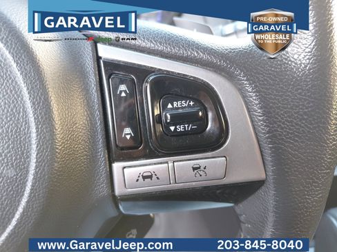 Used 2017 Subaru Outback 3.6R Touring image 7