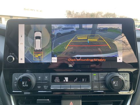 Used 2025 Toyota Grand Highlander AWD image 25