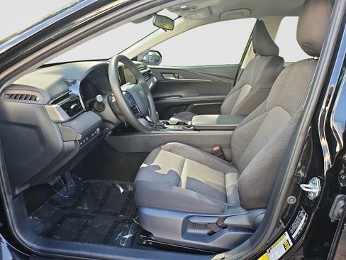 Used 2025 Toyota Camry LE FWD image 22
