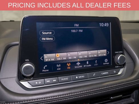 Used 2025 Nissan Rogue SV AWD/4WD image 13