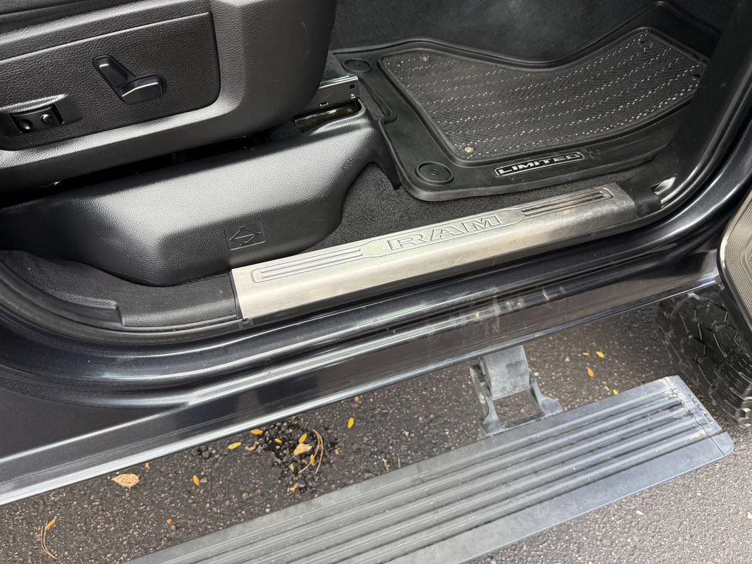 Used 2019 RAM 2500 Limited AWD/4WD image 26