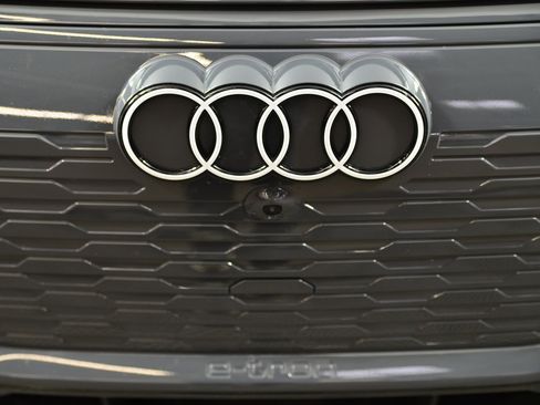 Certified 2025 Audi Q6 e-tron Premium Plus w/ Premium Plus image 16