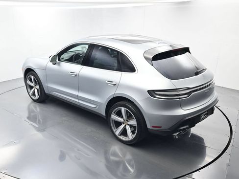 Certified 2025 Porsche Macan AWD/4WD image 38