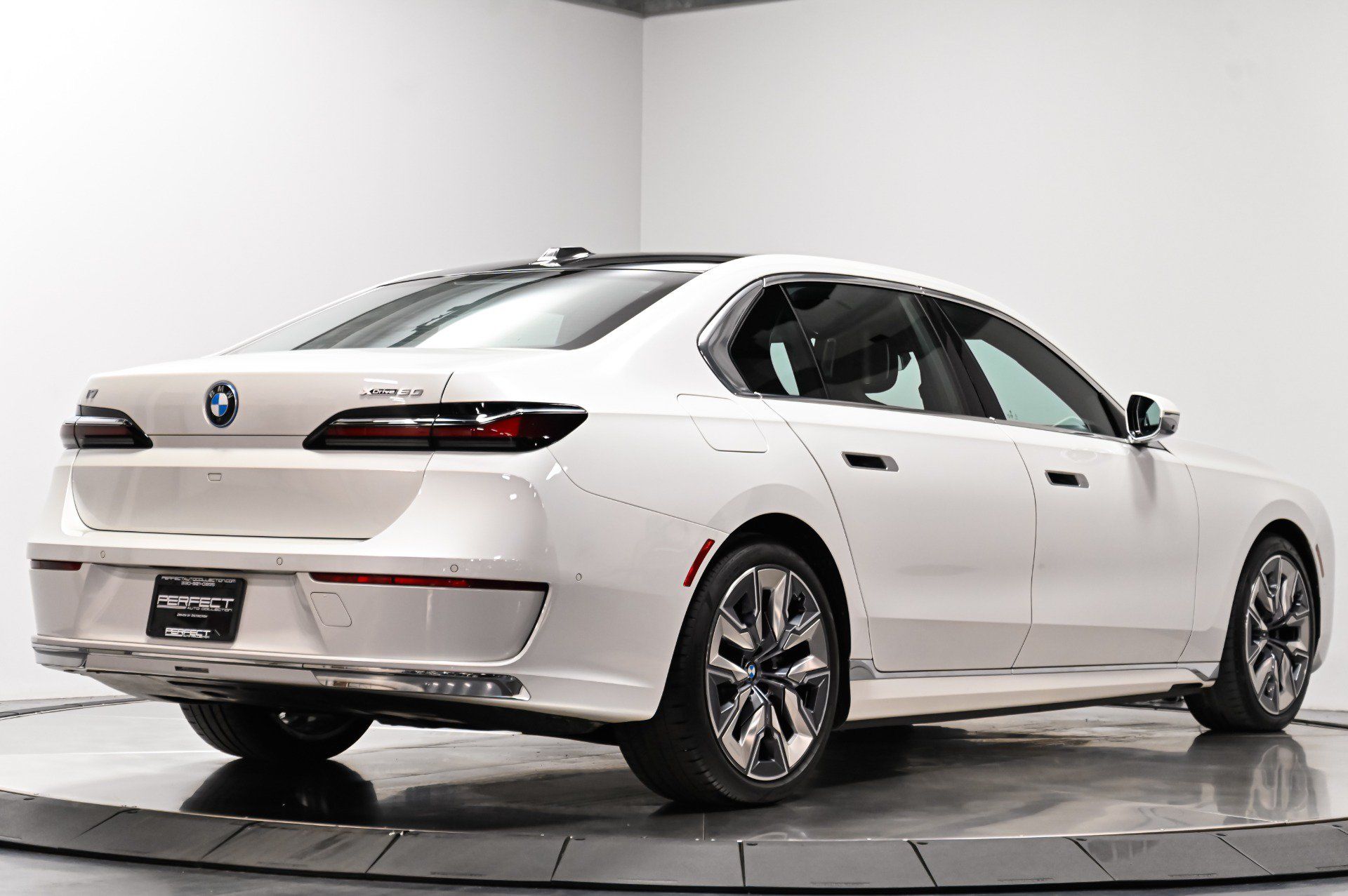 Used 2023 BMW i7 xDrive60 AWD/4WD image 24
