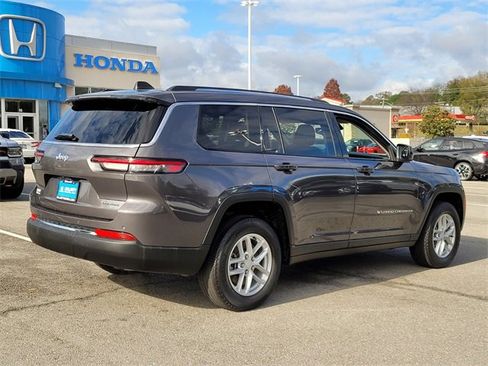 Used 2023 Jeep Grand Cherokee L Laredo image 3