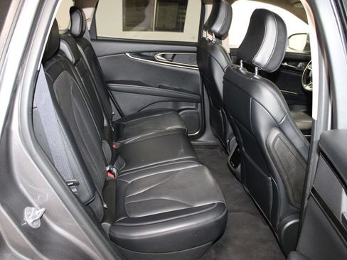 Used 2022 Lincoln Nautilus Reserve AWD/4WD image 33