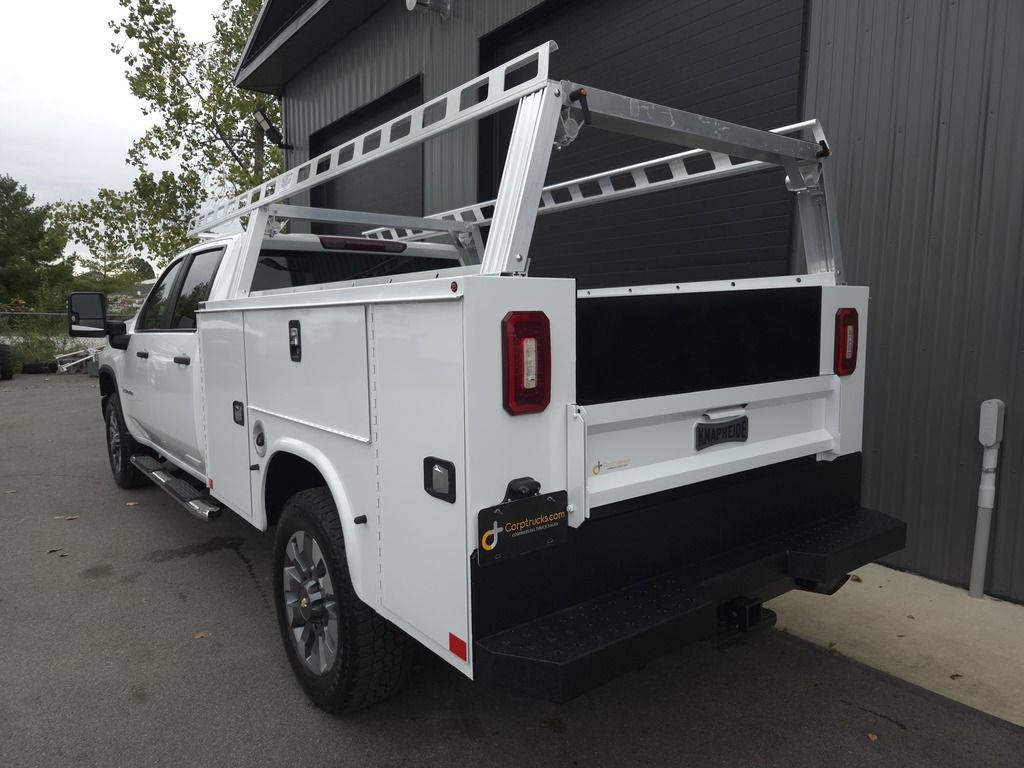Used 2024 Chevrolet Silverado 2500 Custom w/ Custom Value Package AWD/4WD image 3