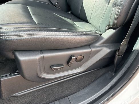 Certified 2022 Ford F250 Lariat w/ Lariat Value Package image 31