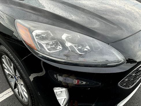 Used 2020 Ford Escape Titanium AWD/4WD image 32