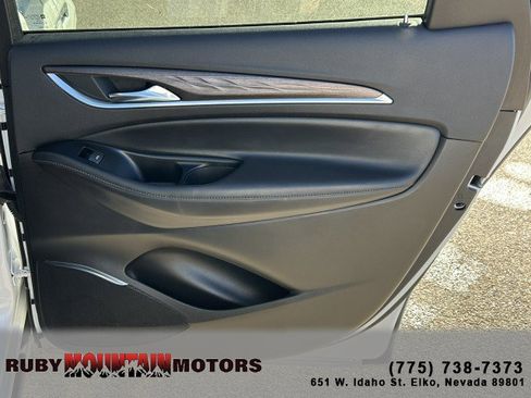 Used 2024 Buick Enclave Avenir image 24