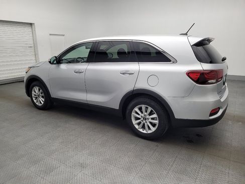 Used 2020 Kia Sorento LX image 3
