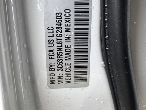 New 2026 RAM 2500 Laramie AWD/4WD image 33