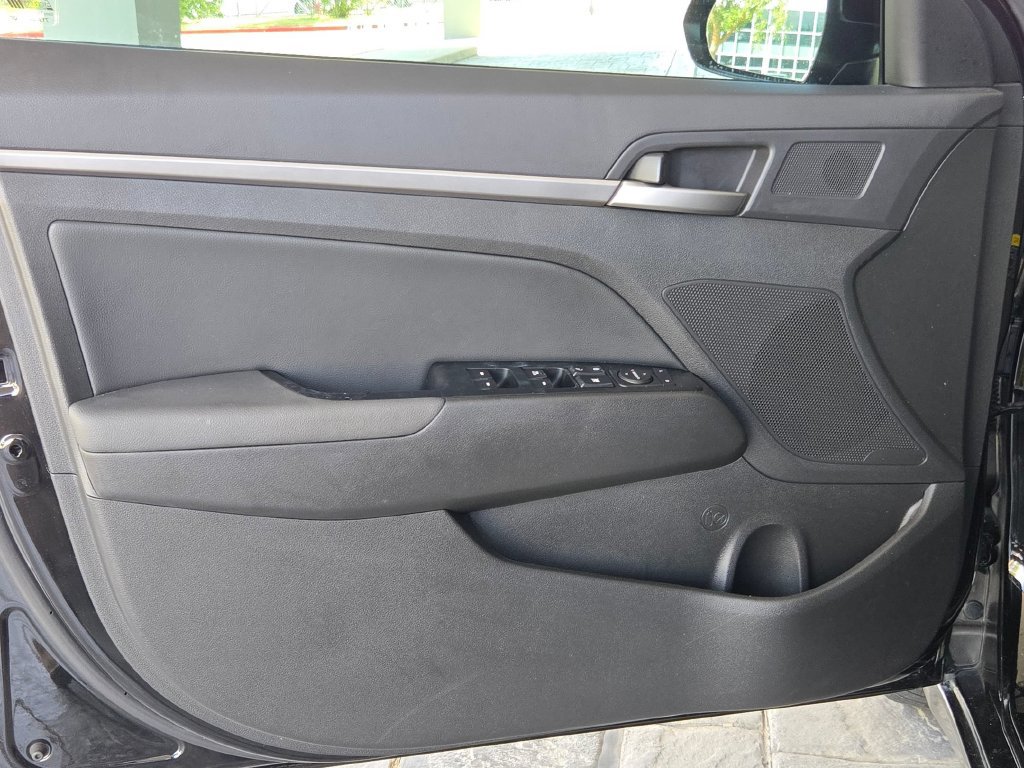 Used 2017 Hyundai Elantra Limited FWD image 14