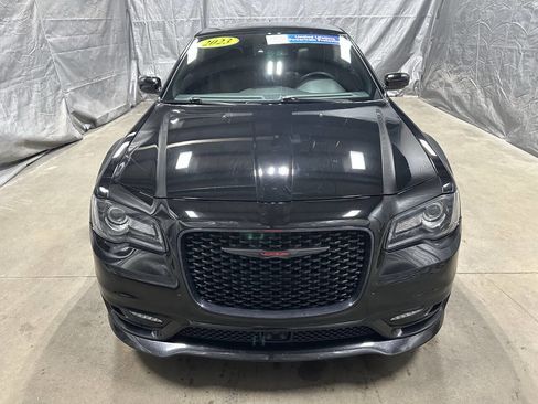 Used 2023 Chrysler 300 S w/ Comfort Group RWD image 2