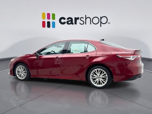 Used 2019 Toyota Camry XLE FWD image 3