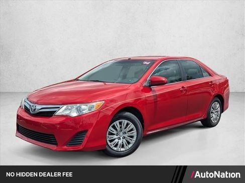Used 2014 Toyota Camry LE FWD image 1