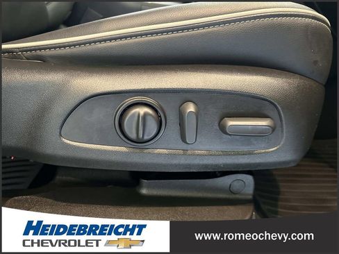 Certified 2023 Chevrolet Traverse Premier image 36