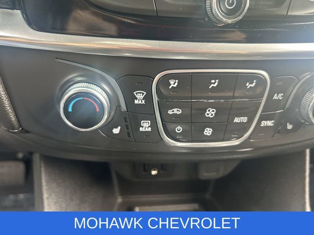 Used 2022 Chevrolet Traverse LT AWD/4WD image 17