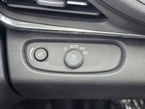 New 2026 Buick Envista Preferred image 16