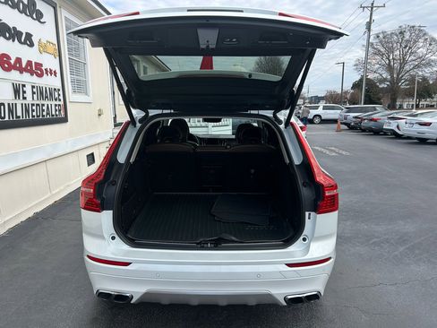 Used 2019 Volvo XC60 T5 Momentum w/ Multimedia Package image 26