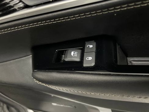 Used 2024 Jeep Wagoneer L Series II w/ Flexible Seating Group image 23