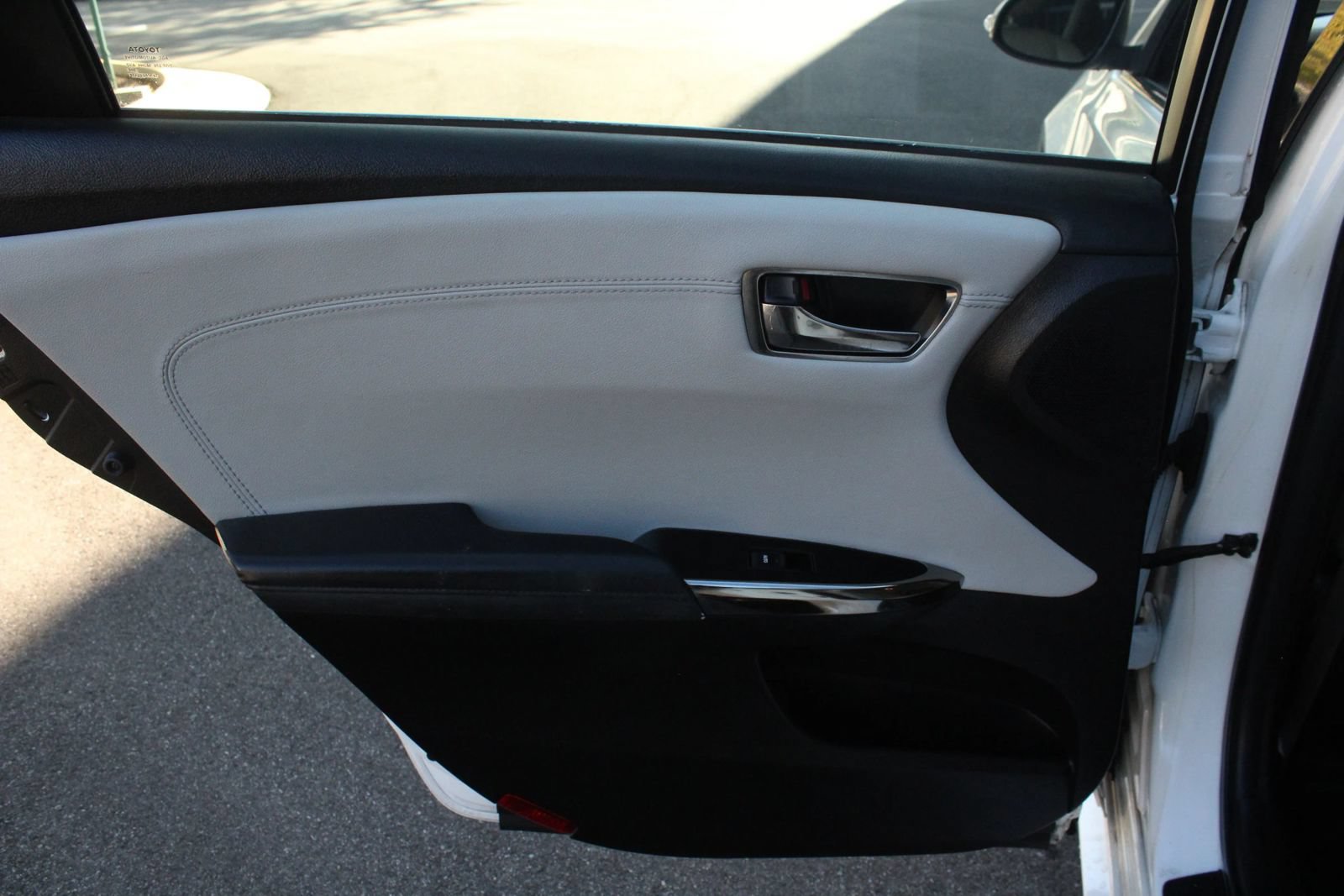 Used 2016 Toyota Avalon XLE FWD image 18