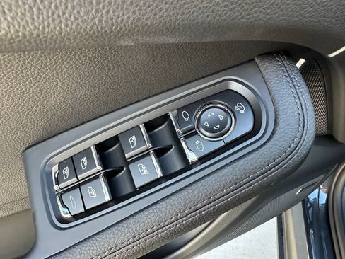 Used 2026 Porsche Macan image 19