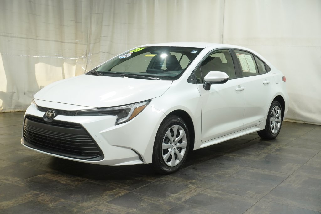 Used 2026 Toyota Corolla LE AWD/4WD image 2