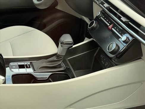 Certified 2025 Hyundai Tucson SEL image 17